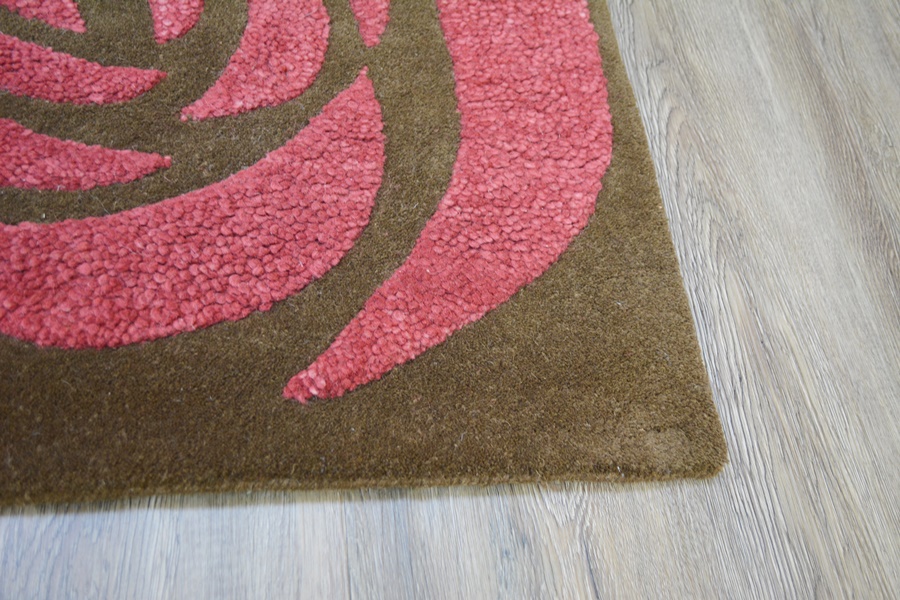 Contemporary Chocolate and Raspberry Rose Tufted Wool Area Rug