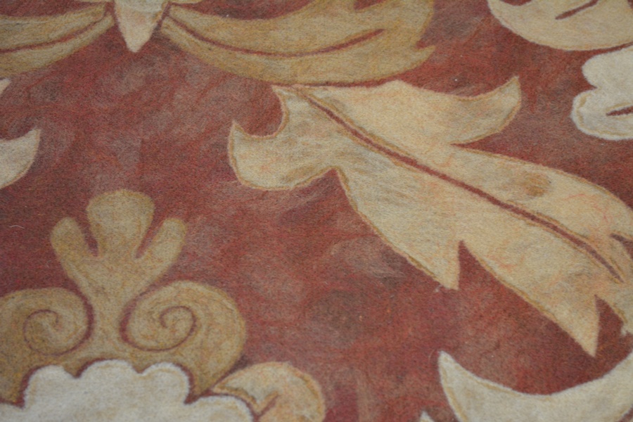 Lamontage Style Arabesque Felted Wool and Acrylic Area Rug