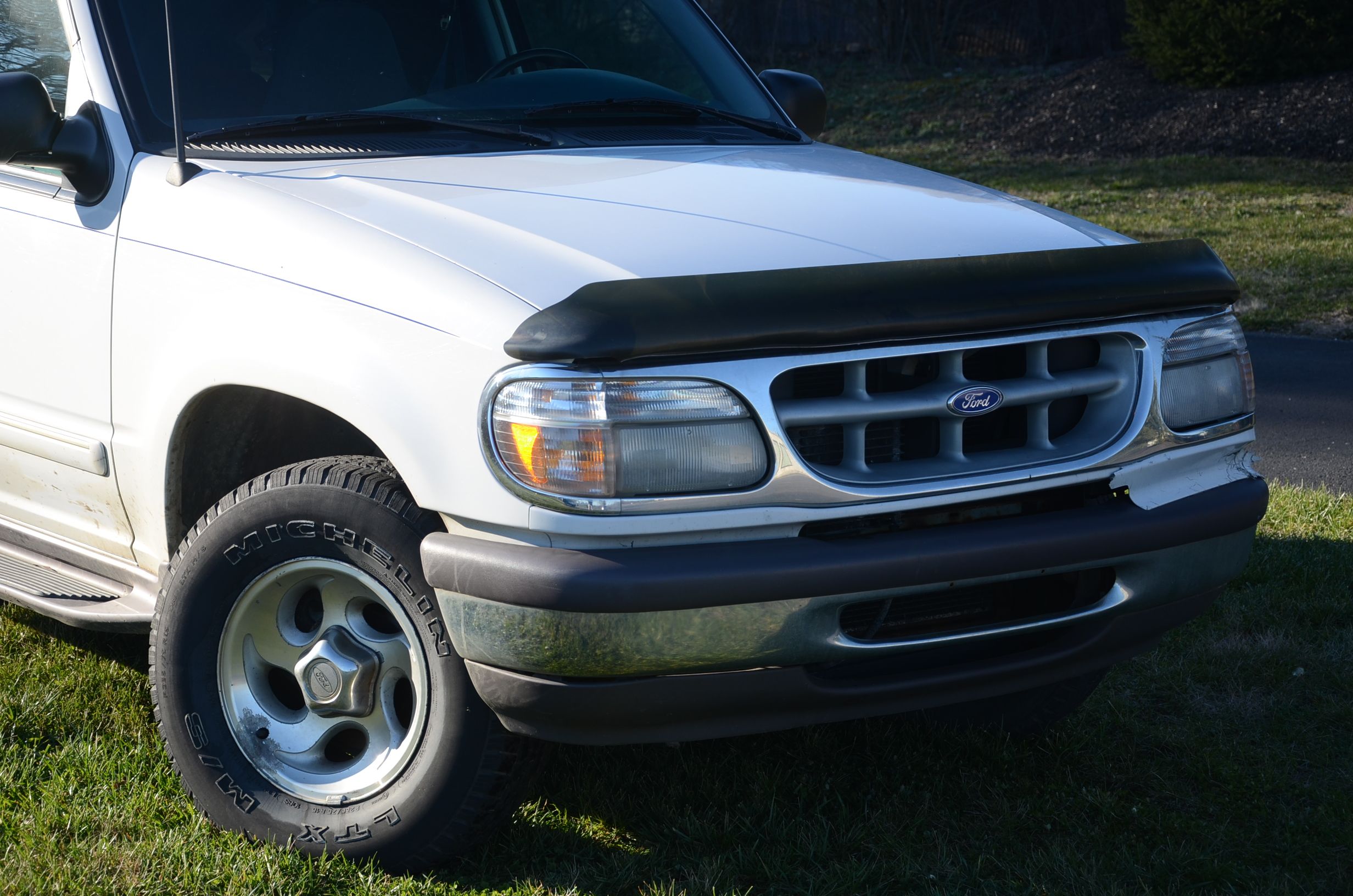 1997 White Ford Explorer Sports Utility Vehicle