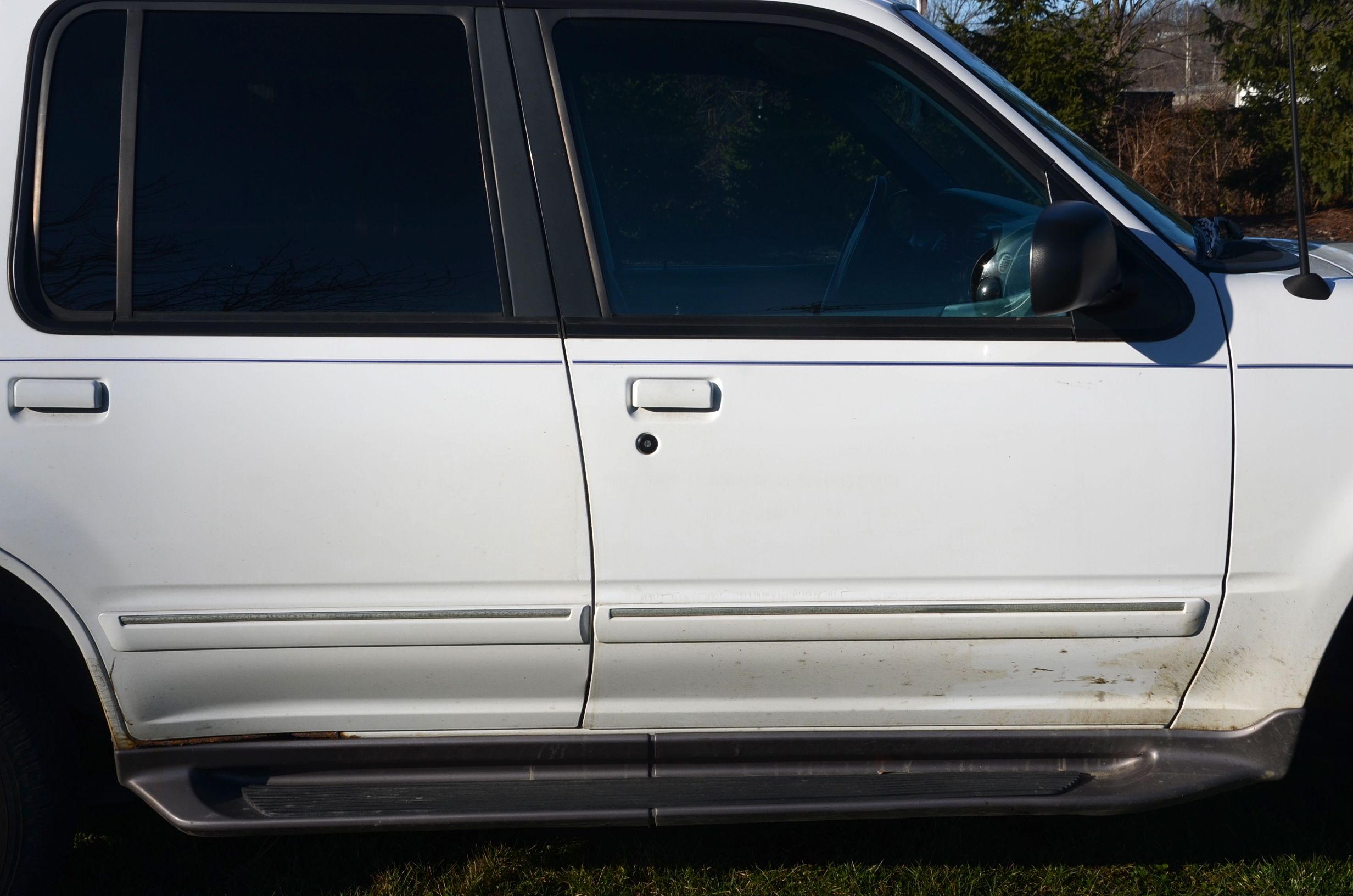1997 White Ford Explorer Sports Utility Vehicle
