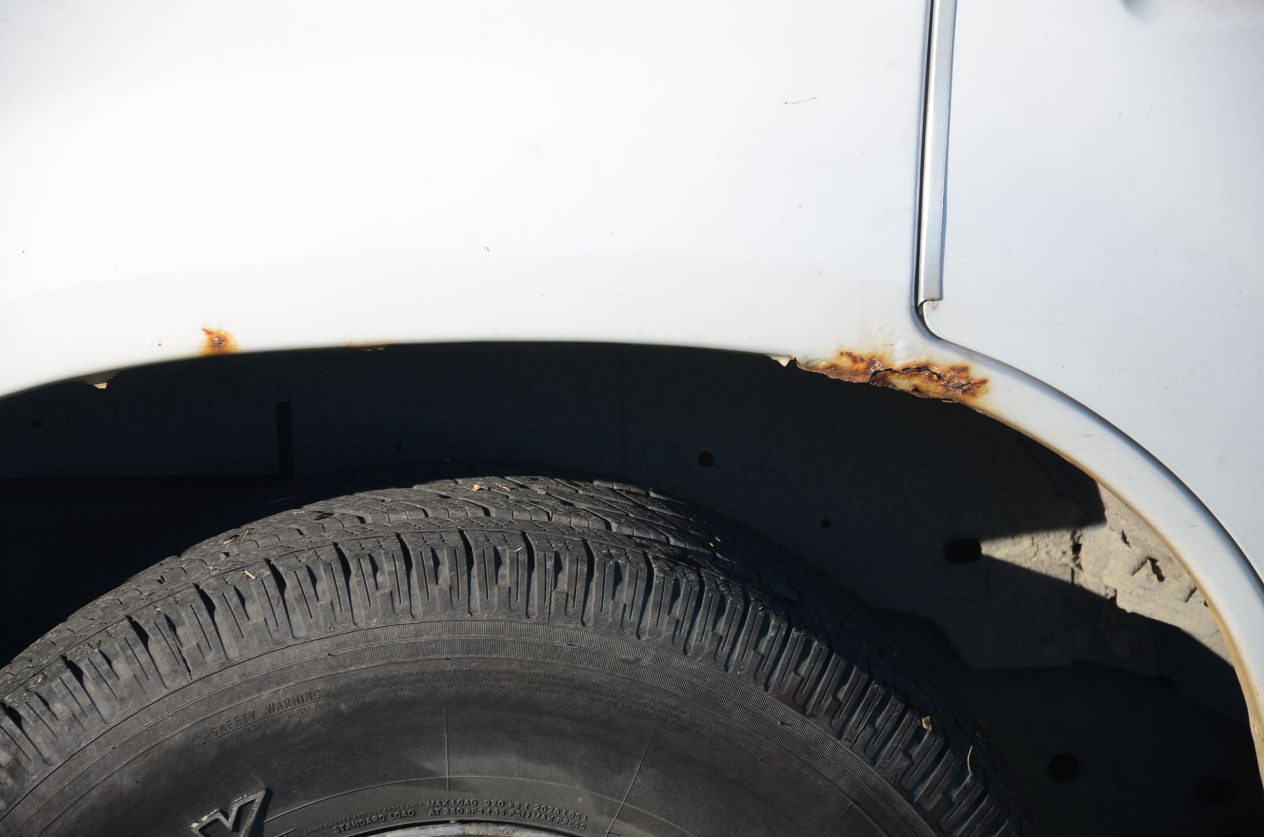 1997 White Ford Explorer Sports Utility Vehicle