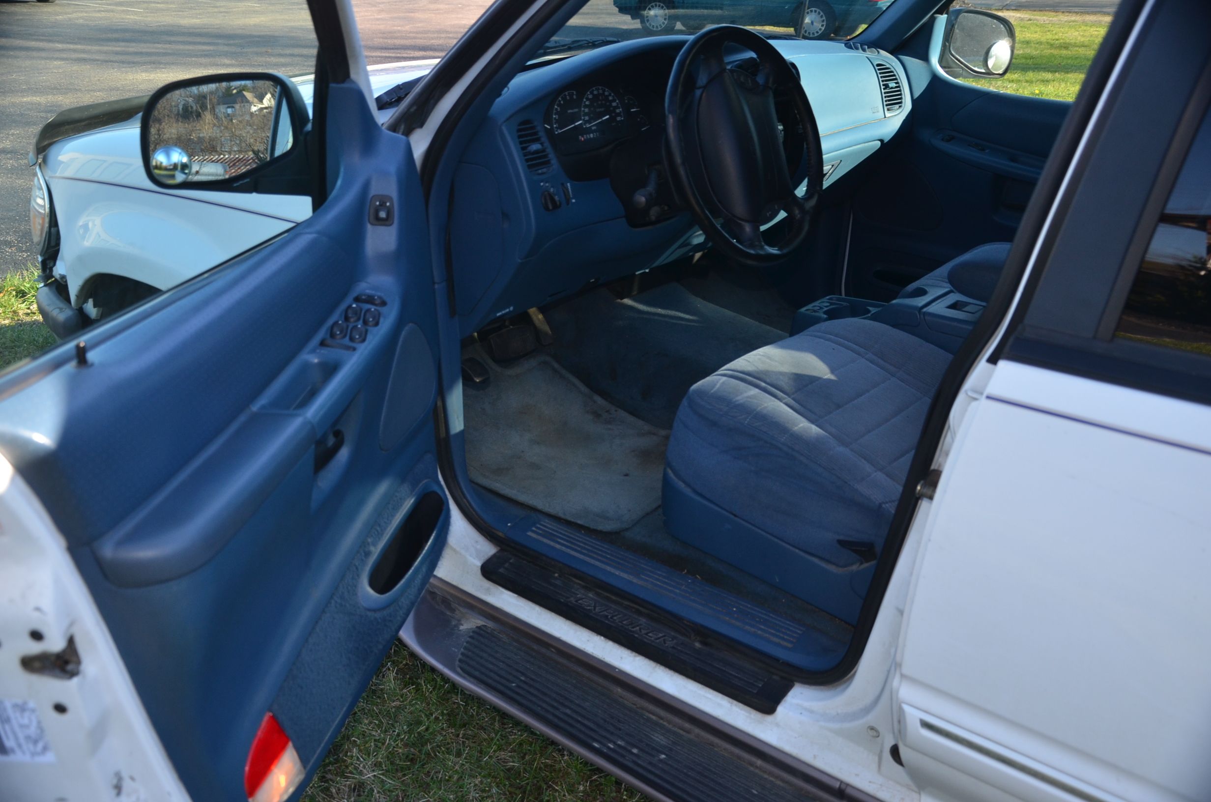1997 White Ford Explorer Sports Utility Vehicle