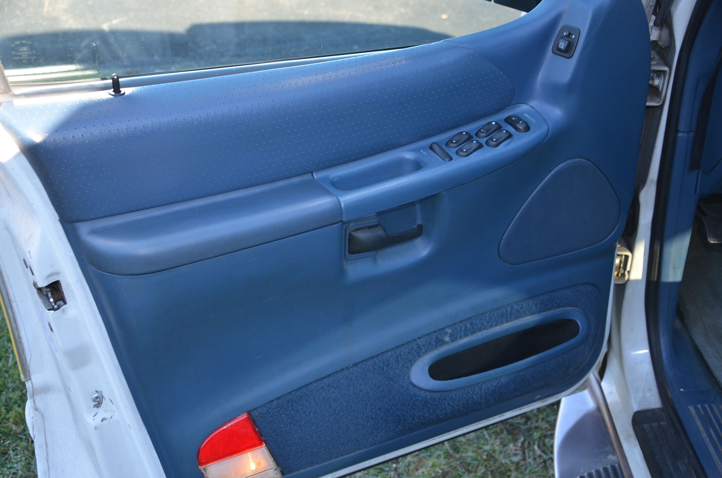 1997 White Ford Explorer Sports Utility Vehicle