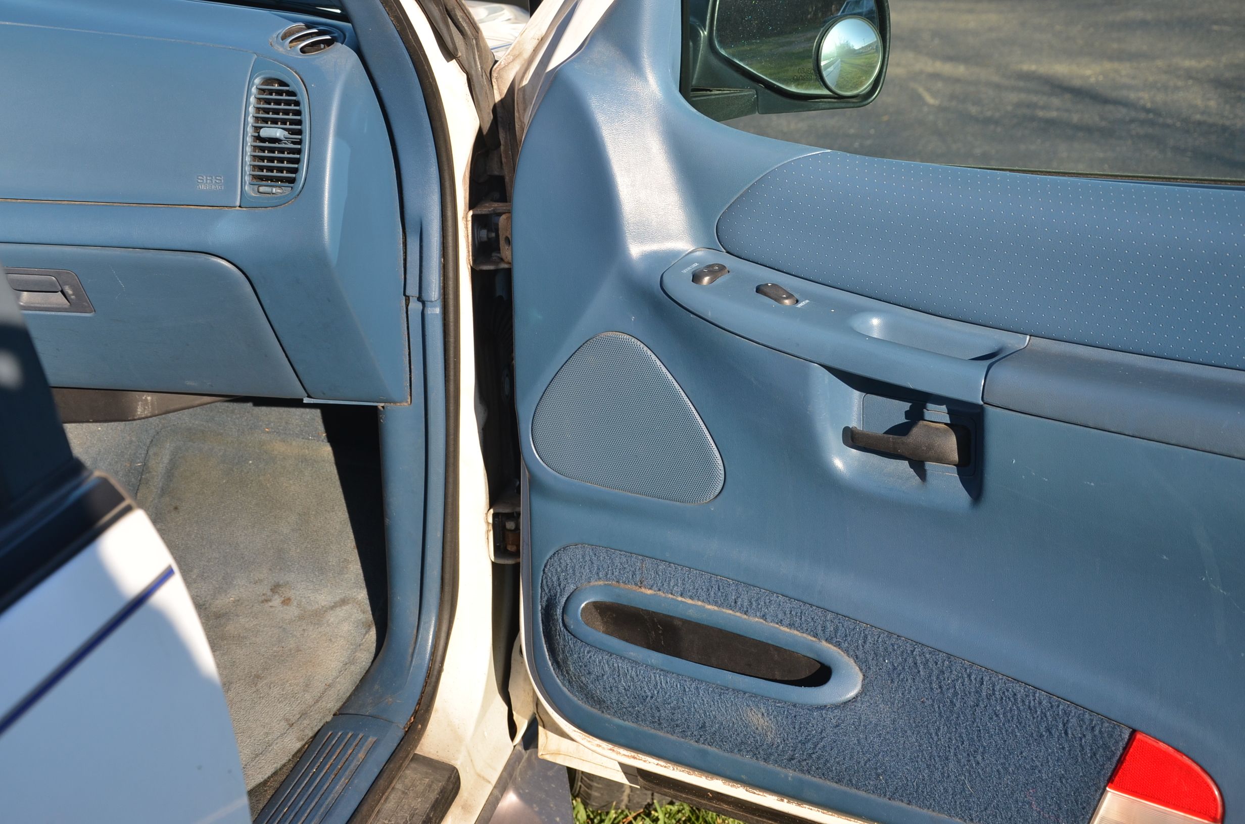 1997 White Ford Explorer Sports Utility Vehicle