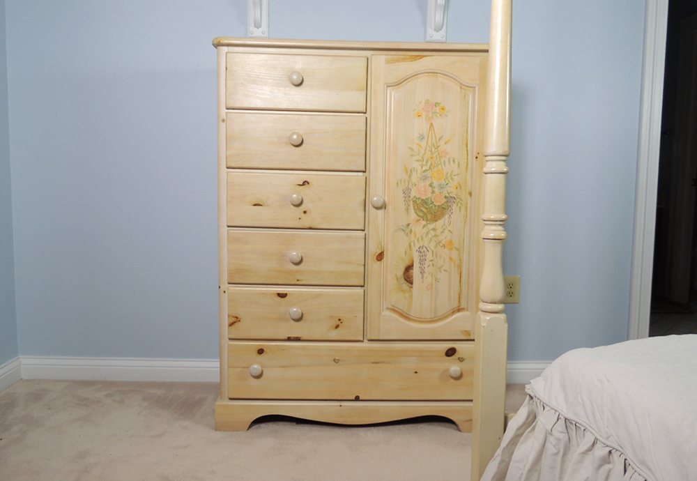 Vaughan Farmhouse Washed Pine Dresser Cabinet