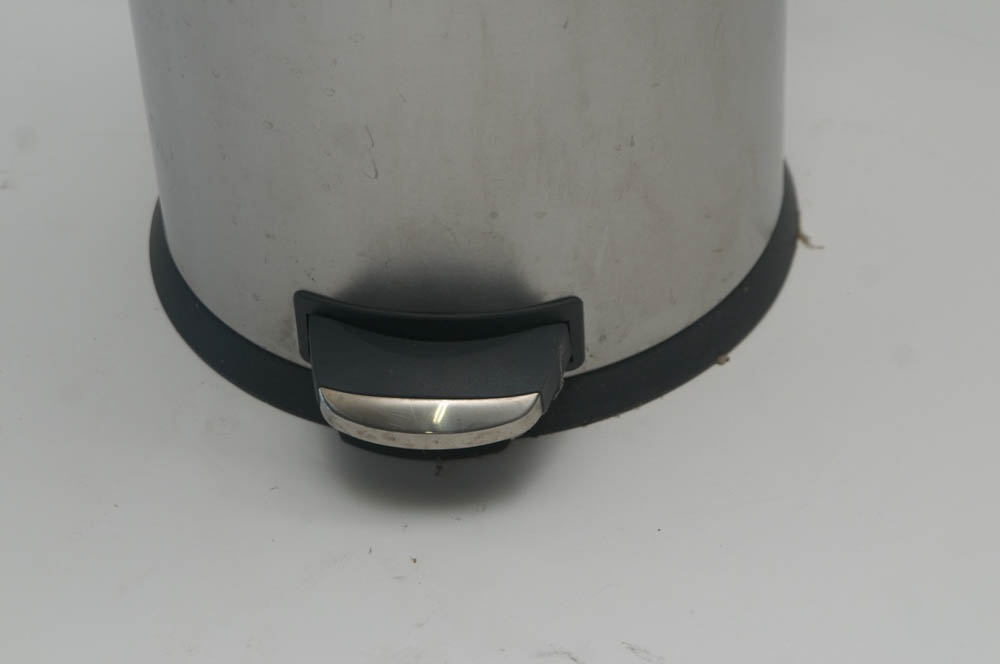 Seville Classic Kitchen Trash Bin