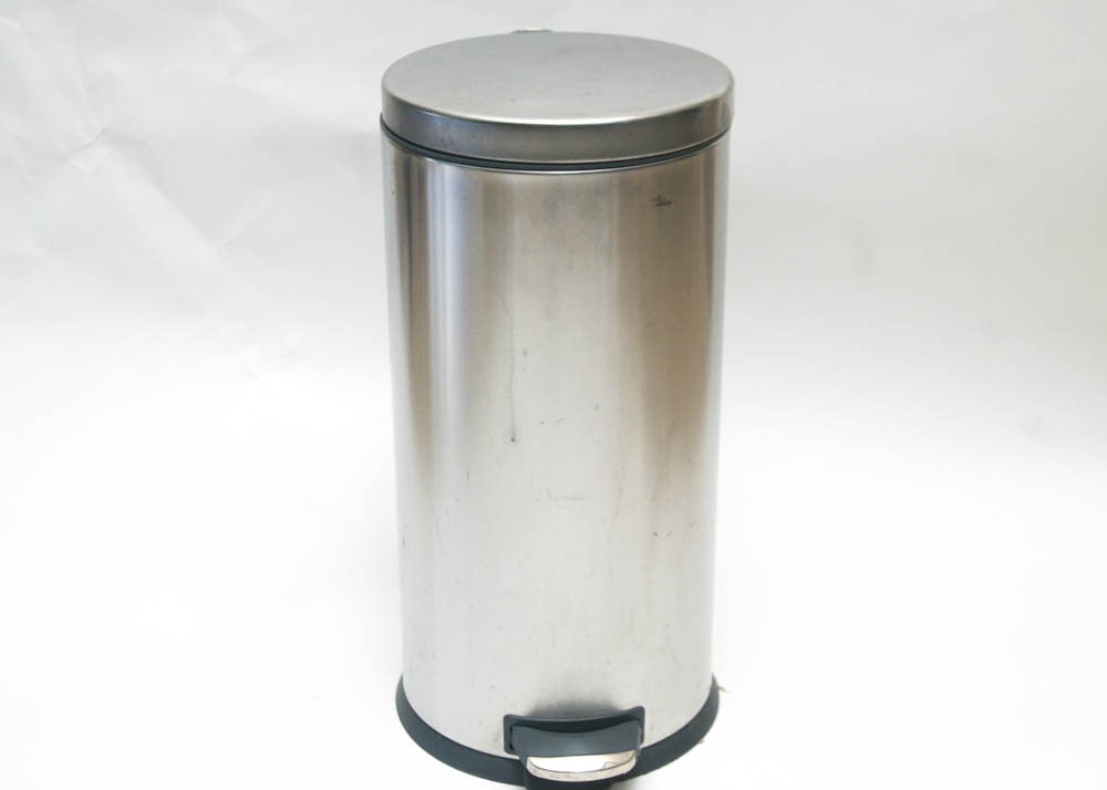 Seville Classic Kitchen Trash Bin