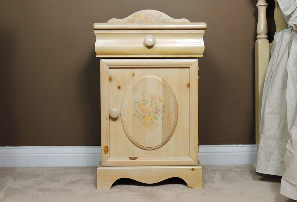 Vaughan Farmhouse Washed Pine Nightstand