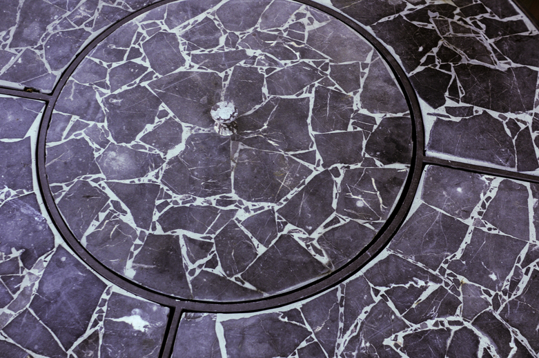 Cast Metal Round Fire Pit Table