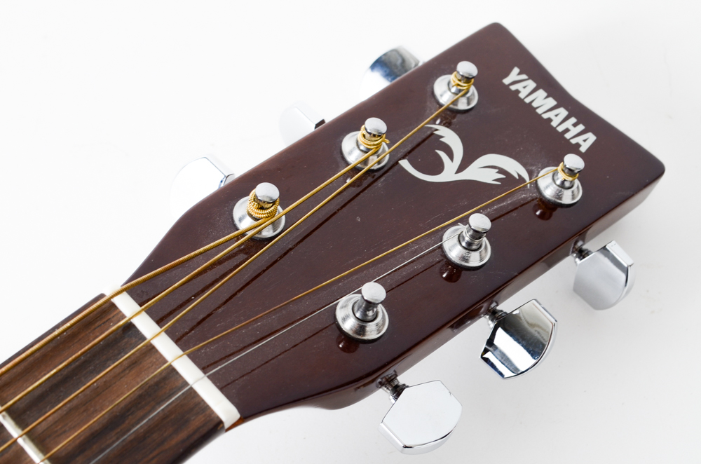 Yamaha F-310 Guitar with Case