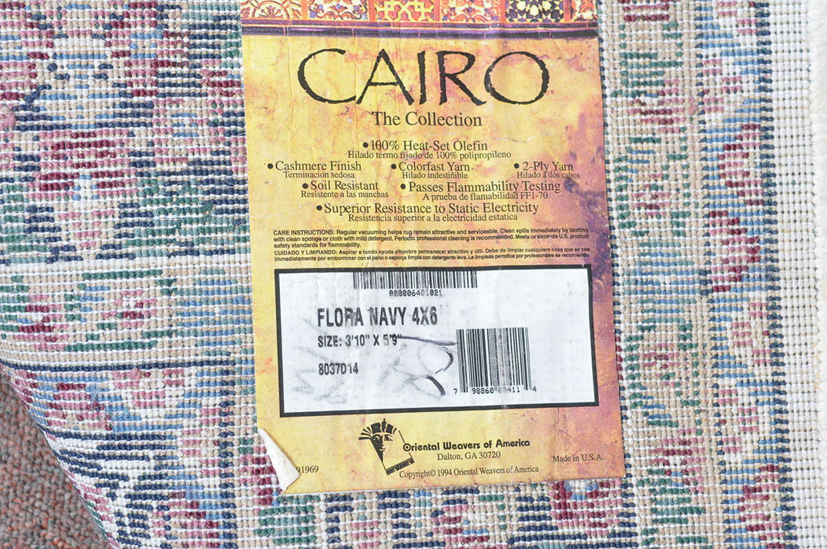 Area Rug with Floral Design