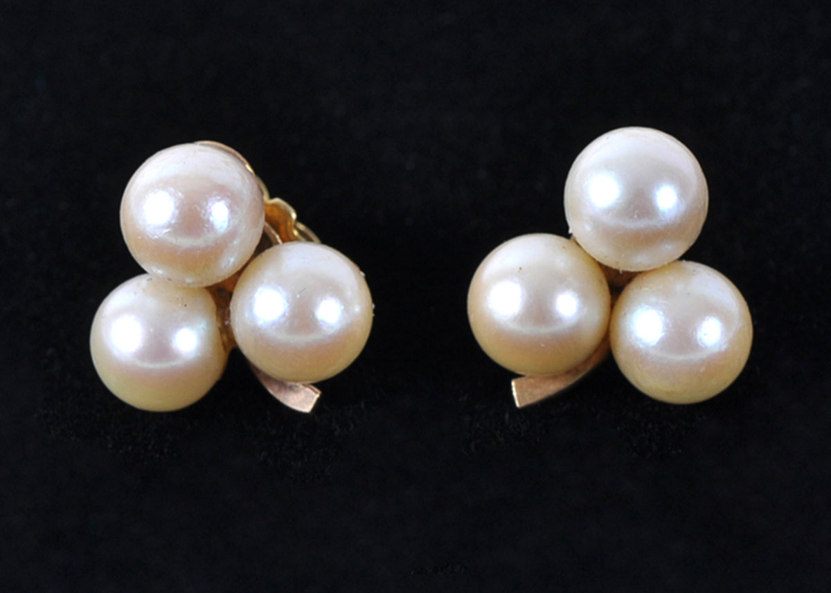 Pair of 18k Yellow Gold Pearl Cluster Earrings