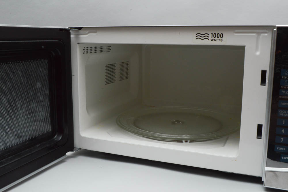 Oster Microwave, GE Electric Kettle and Cuisinart 2-Slice Toaster