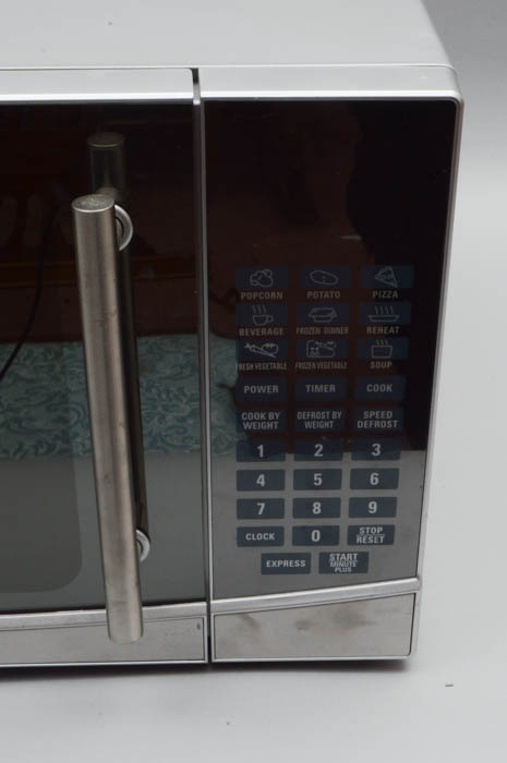 Oster Microwave, GE Electric Kettle and Cuisinart 2-Slice Toaster