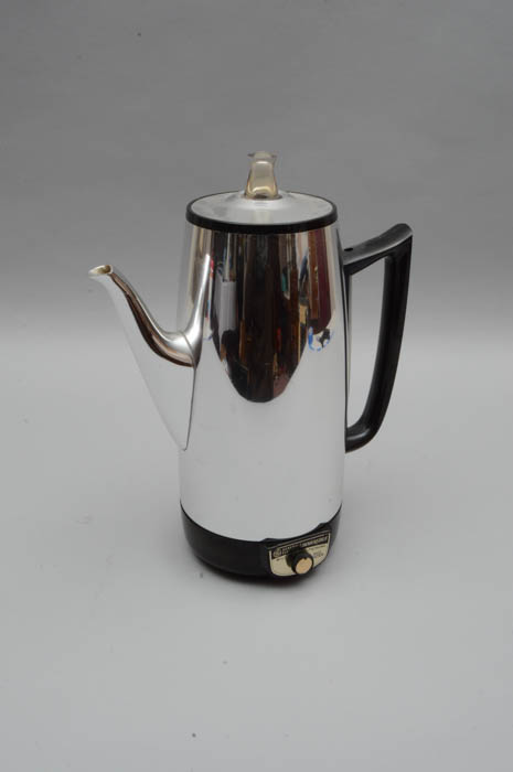 Oster Microwave, GE Electric Kettle and Cuisinart 2-Slice Toaster