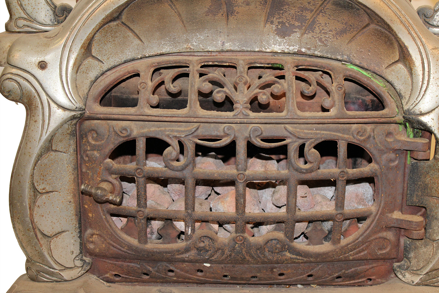 Antique 1845 Stove by Estate Stove Company Hamilton Ohio