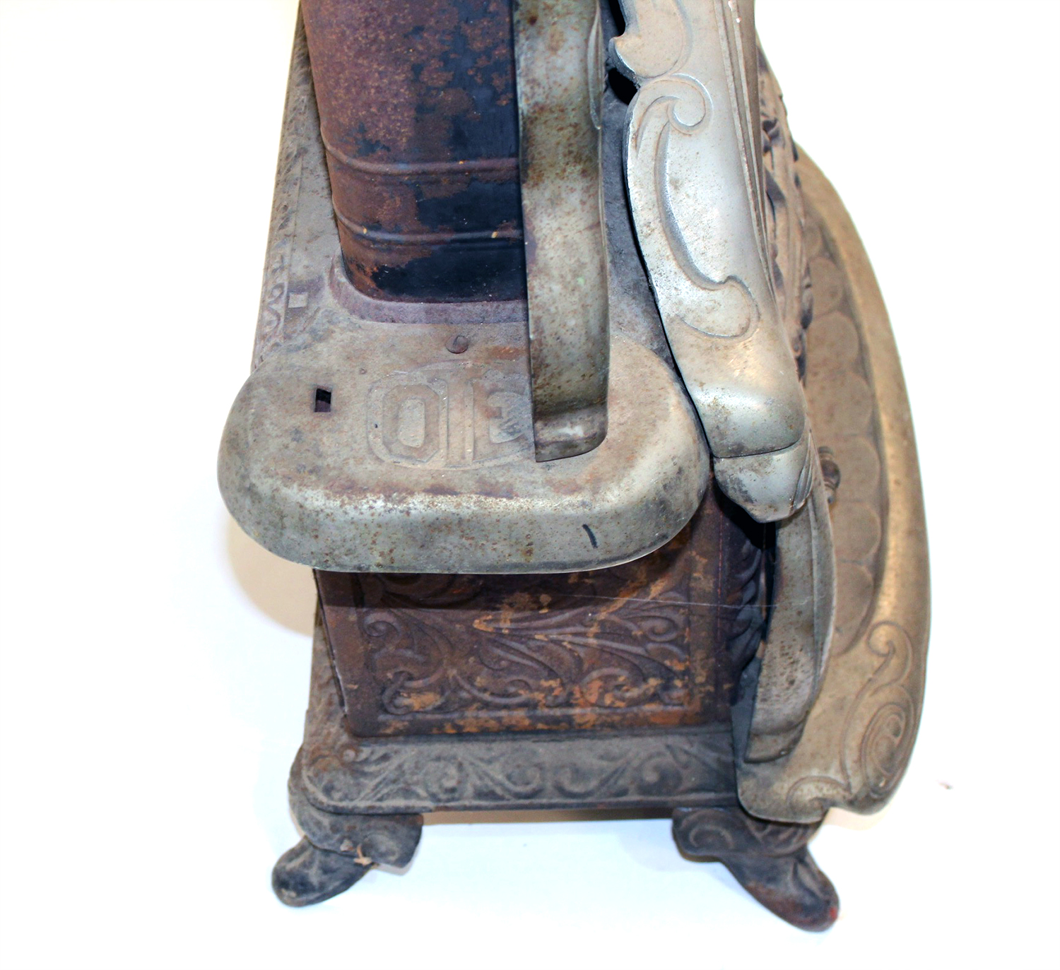 Antique 1845 Stove by Estate Stove Company Hamilton Ohio