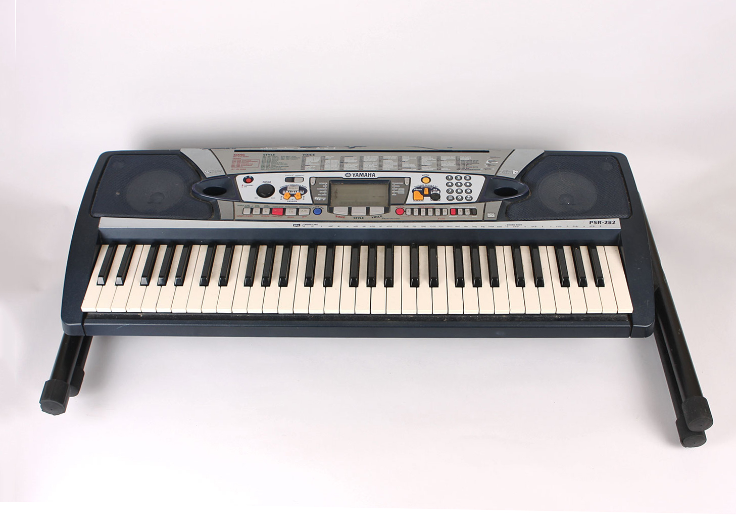 Yamaha Piano Keyboard and Stand