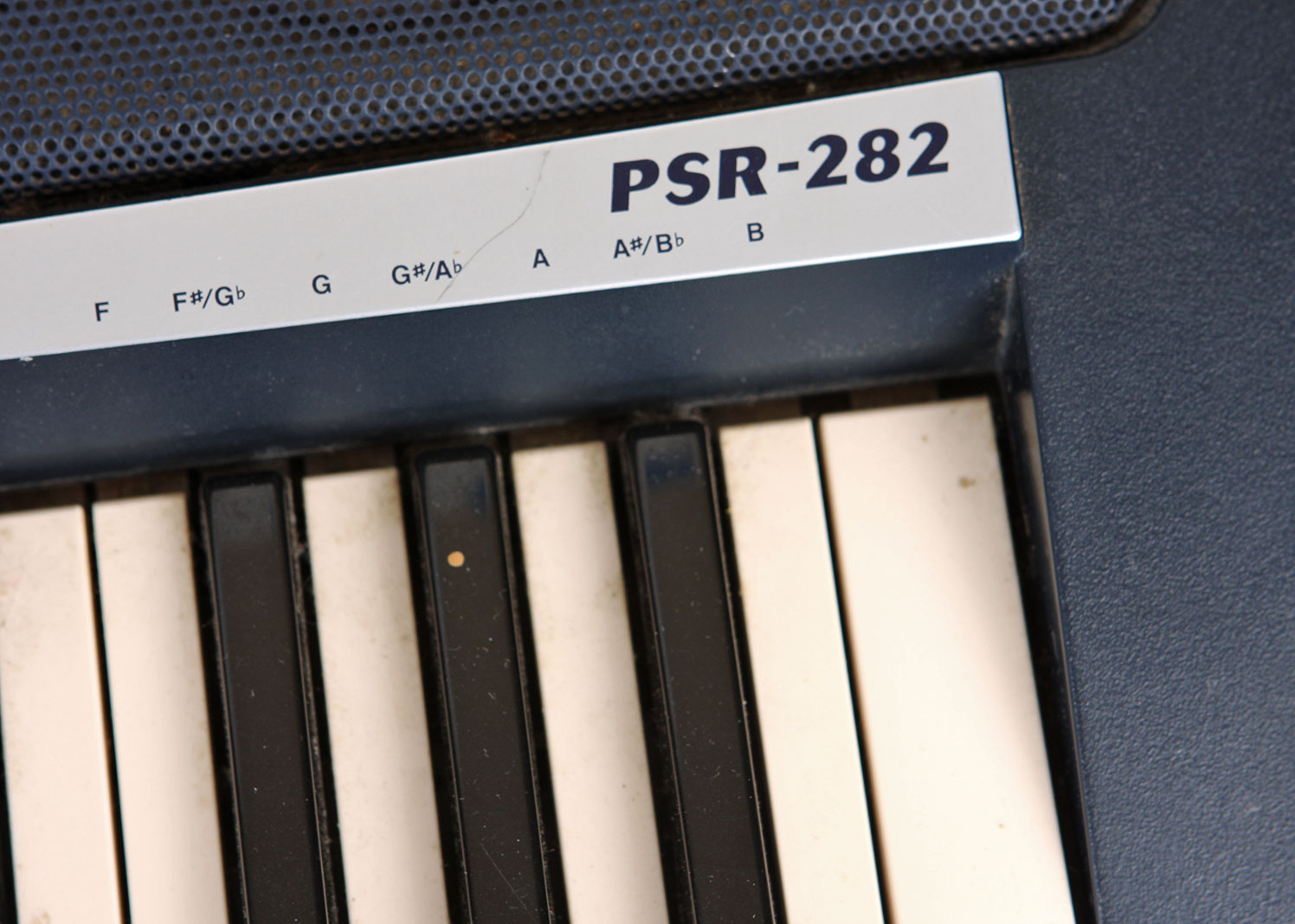 Yamaha Piano Keyboard and Stand