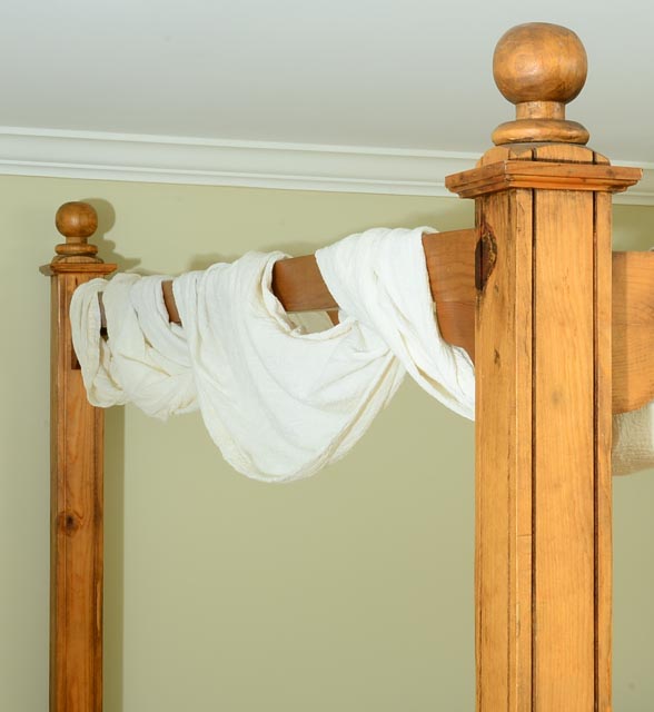 Knotty Pine Four Poster Queen Canopy Bed