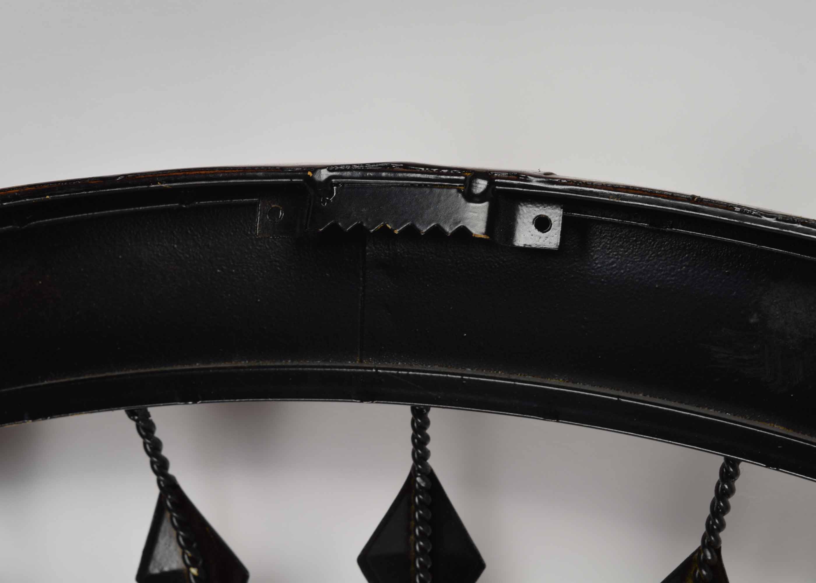 Round Metal Wall Hanging