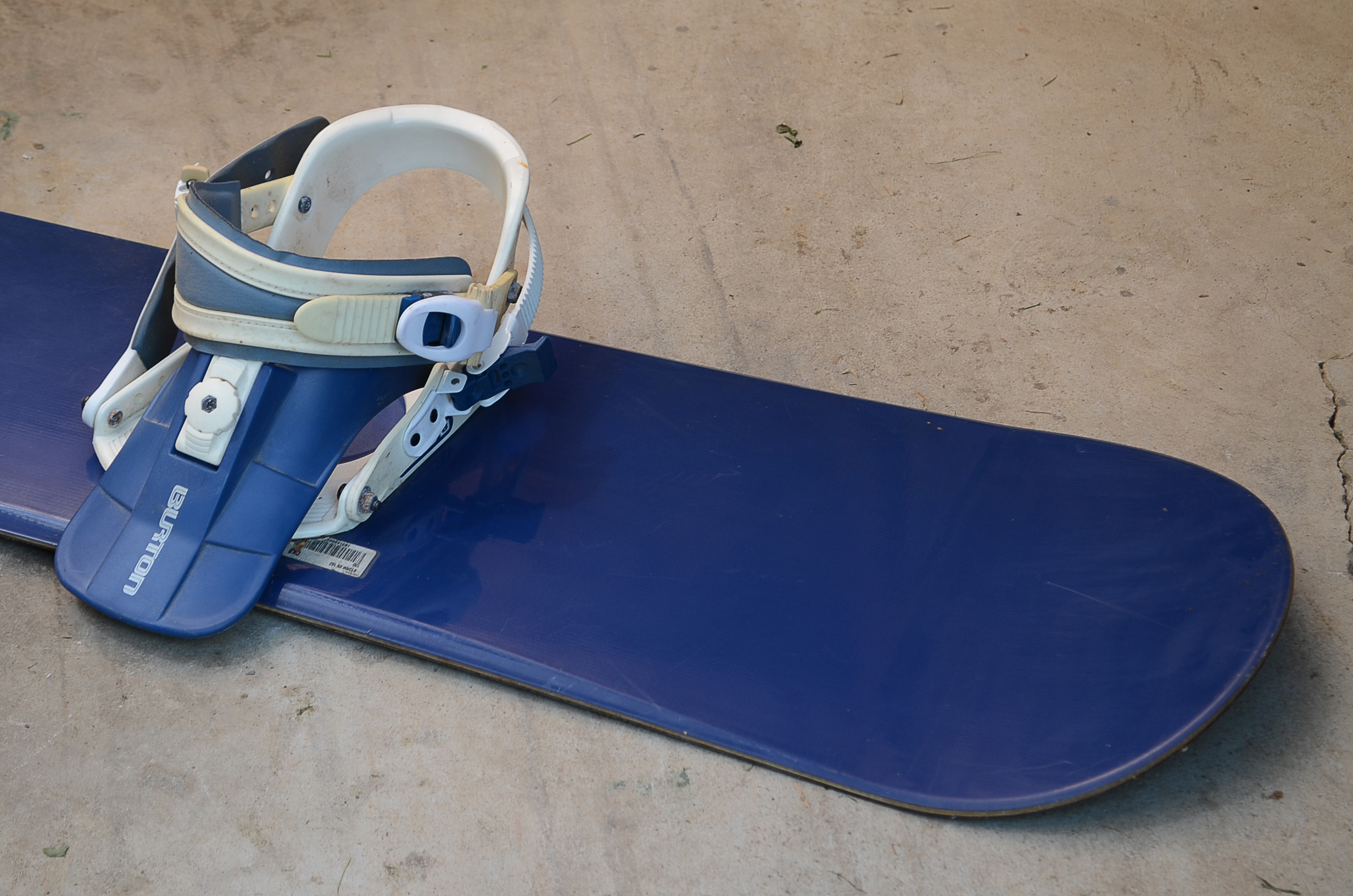 Nitro Snowboarders VX62 Snowboard with Burton Bindings