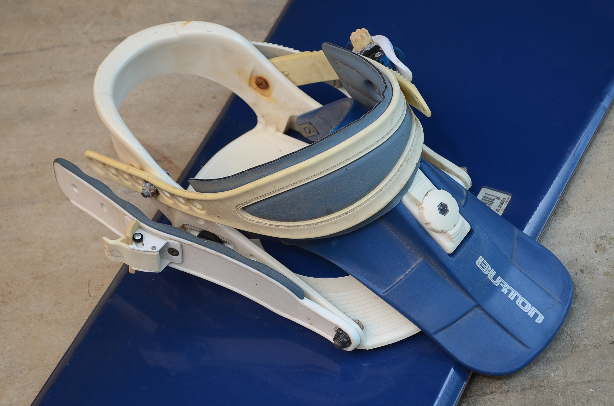 Nitro Snowboarders VX62 Snowboard with Burton Bindings