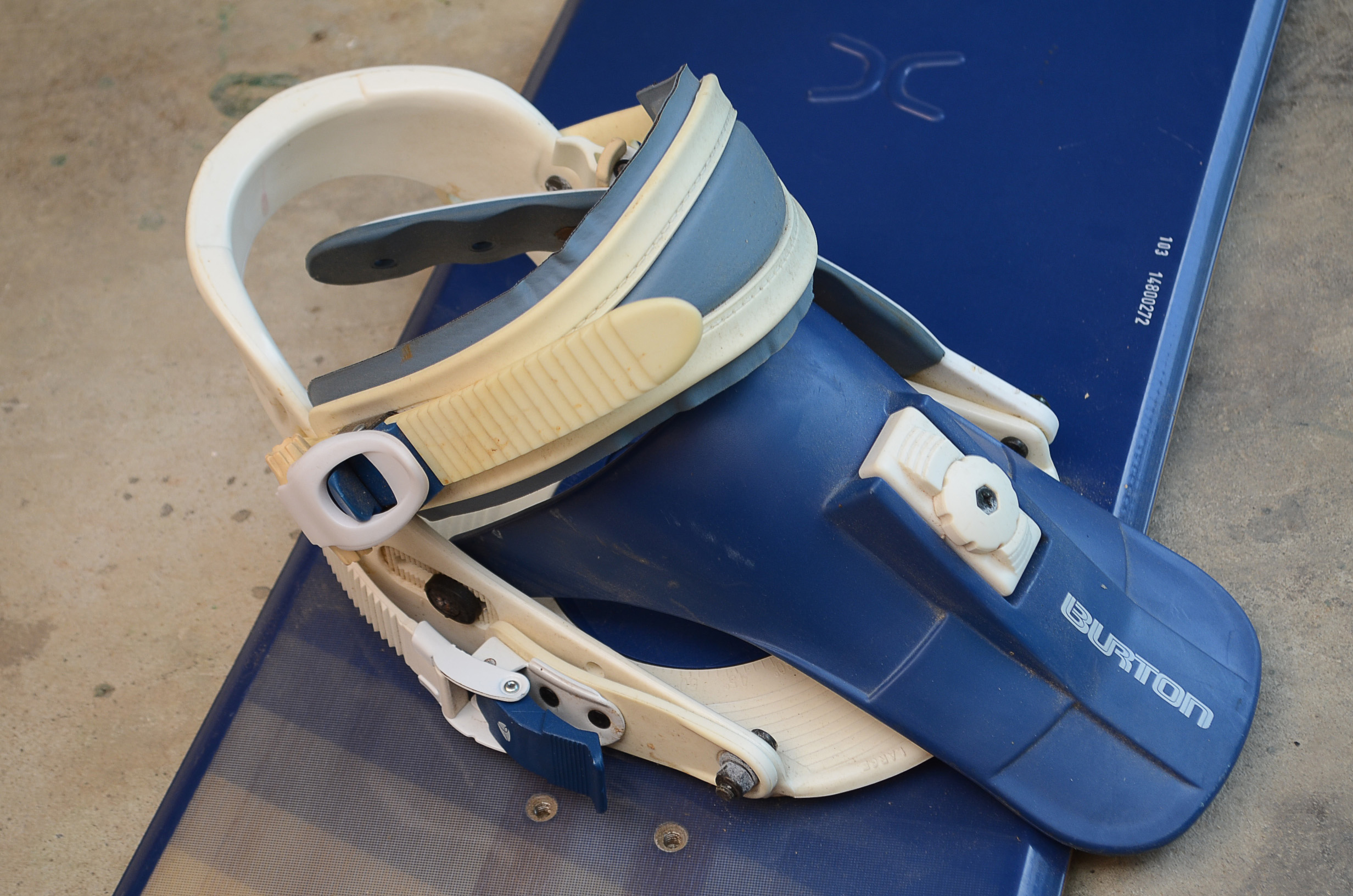 Nitro Snowboarders VX62 Snowboard with Burton Bindings