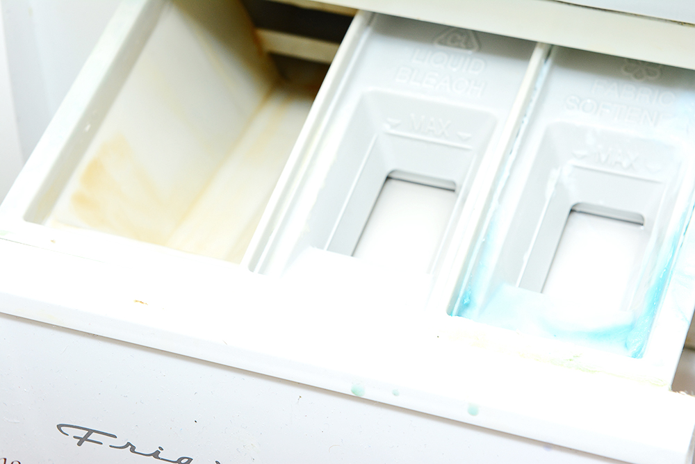 Stackable Frigidaire Washer and Dryer