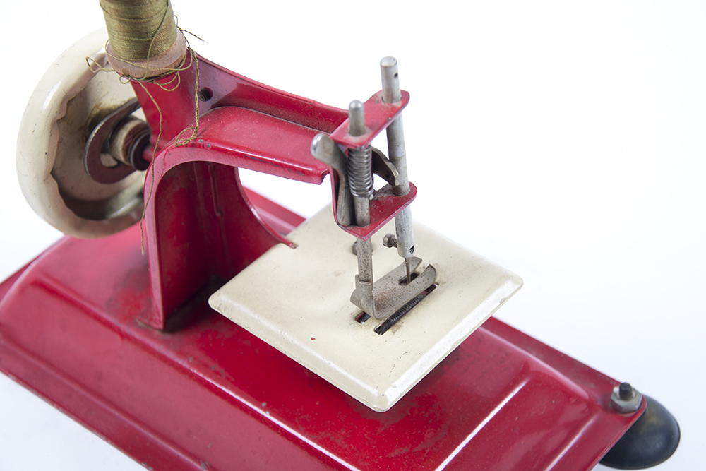 Vintage Gurlee Junior Sewing Machine