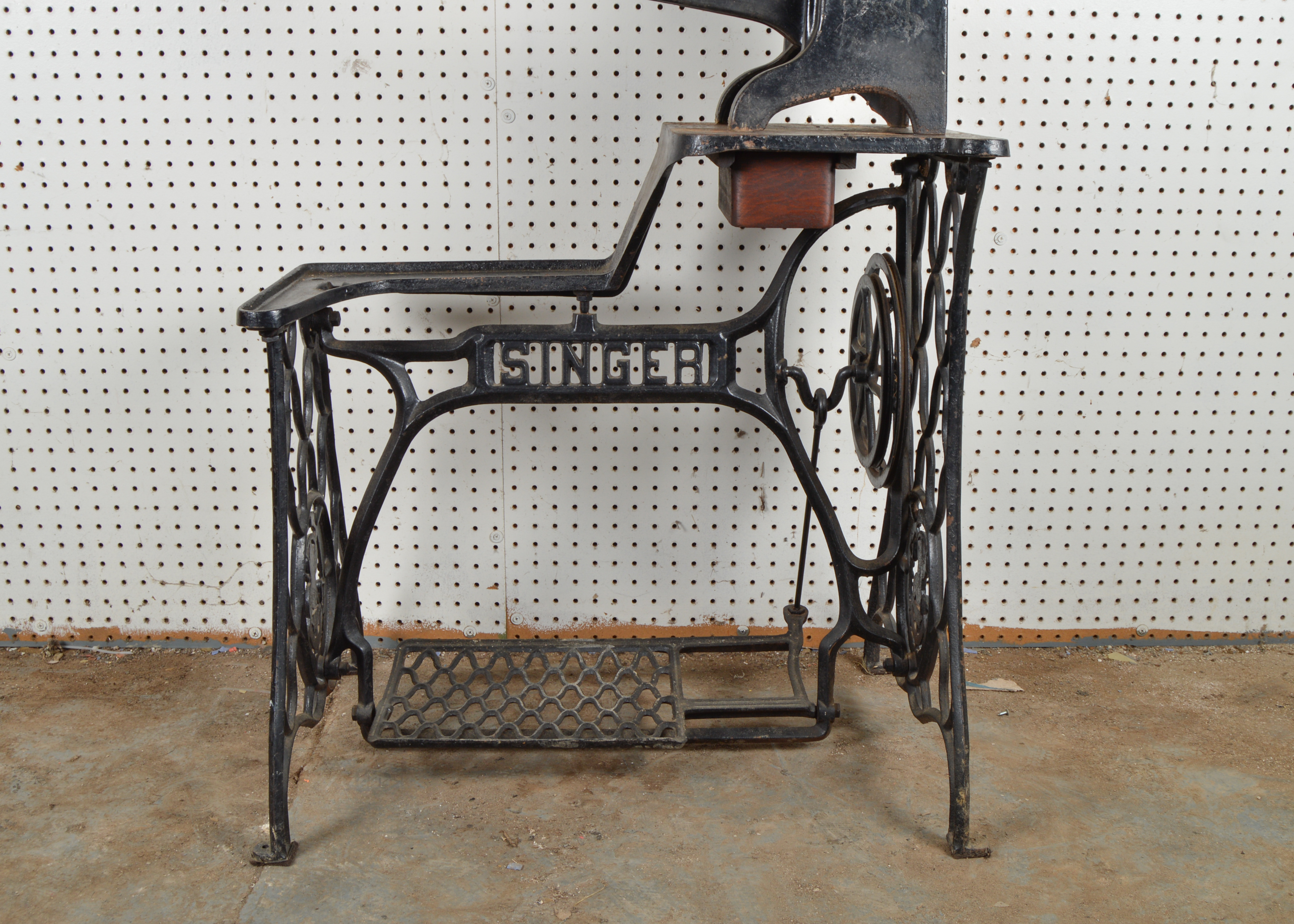 Antique Singer 29-4 Industrail Leather Sewing Machine