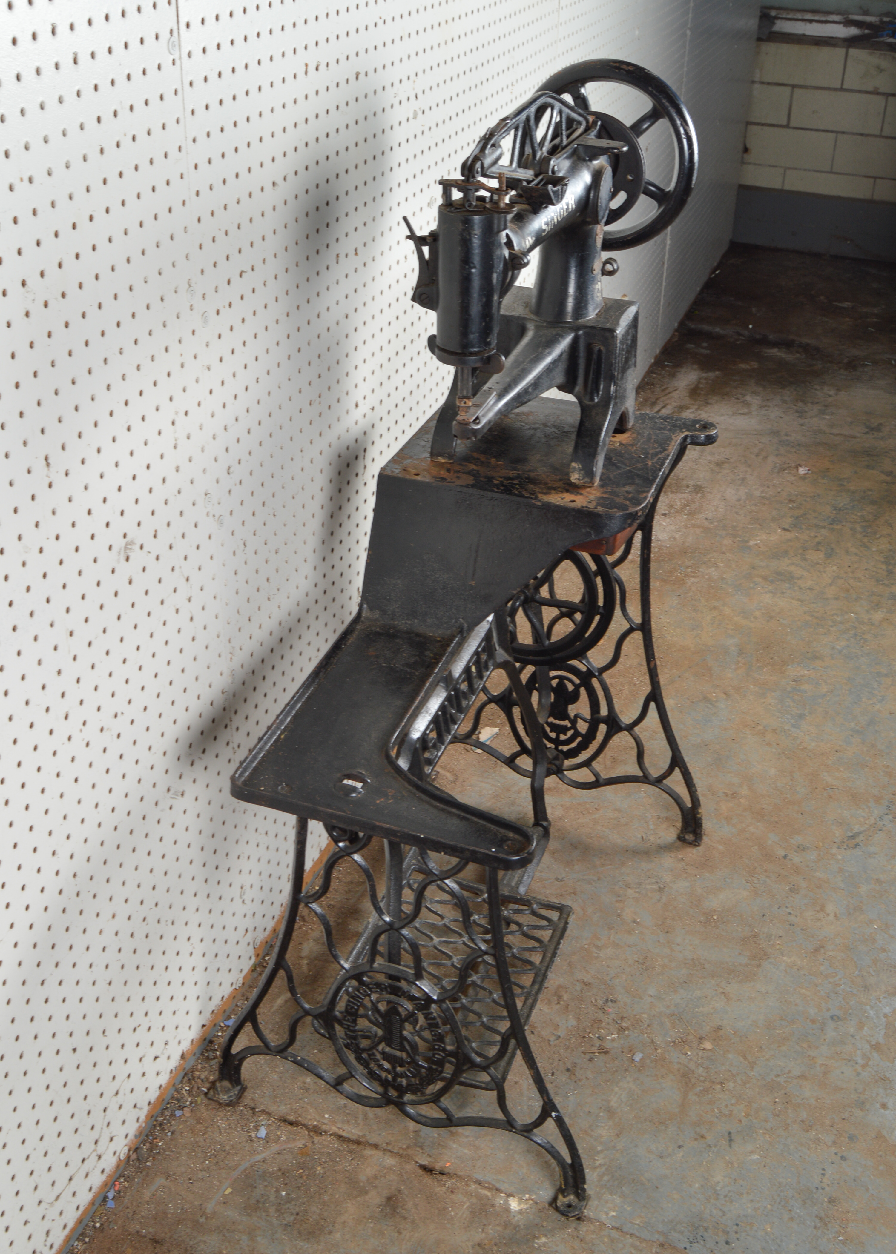 Antique Singer 29-4 Industrail Leather Sewing Machine