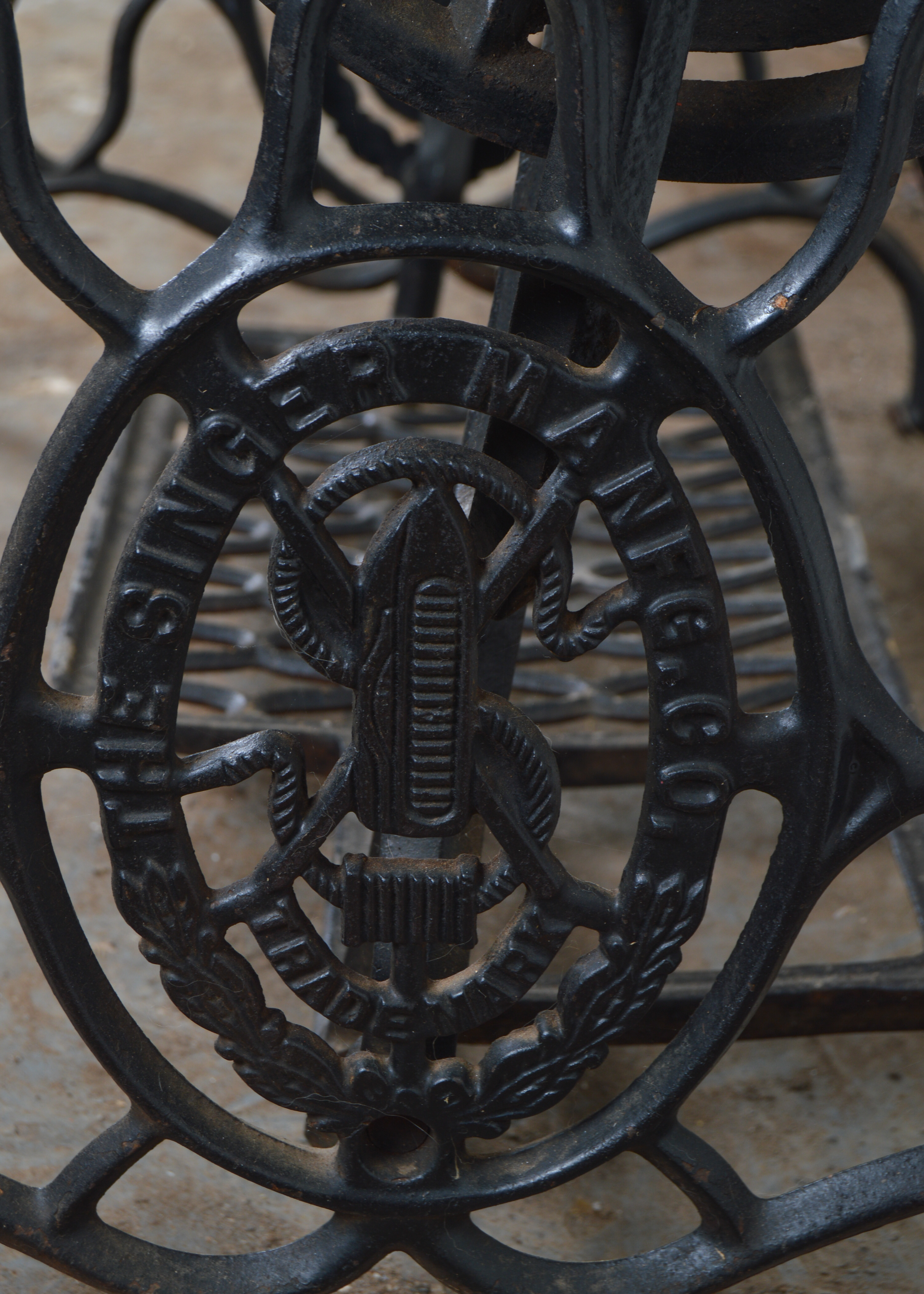 Antique Singer 29-4 Industrail Leather Sewing Machine