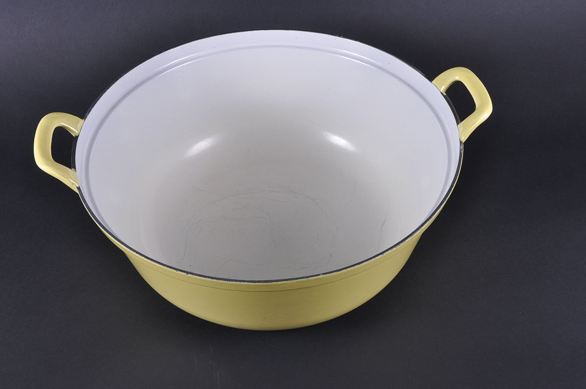 Vintage Descoware Enameled Cast Iron Dutch Oven