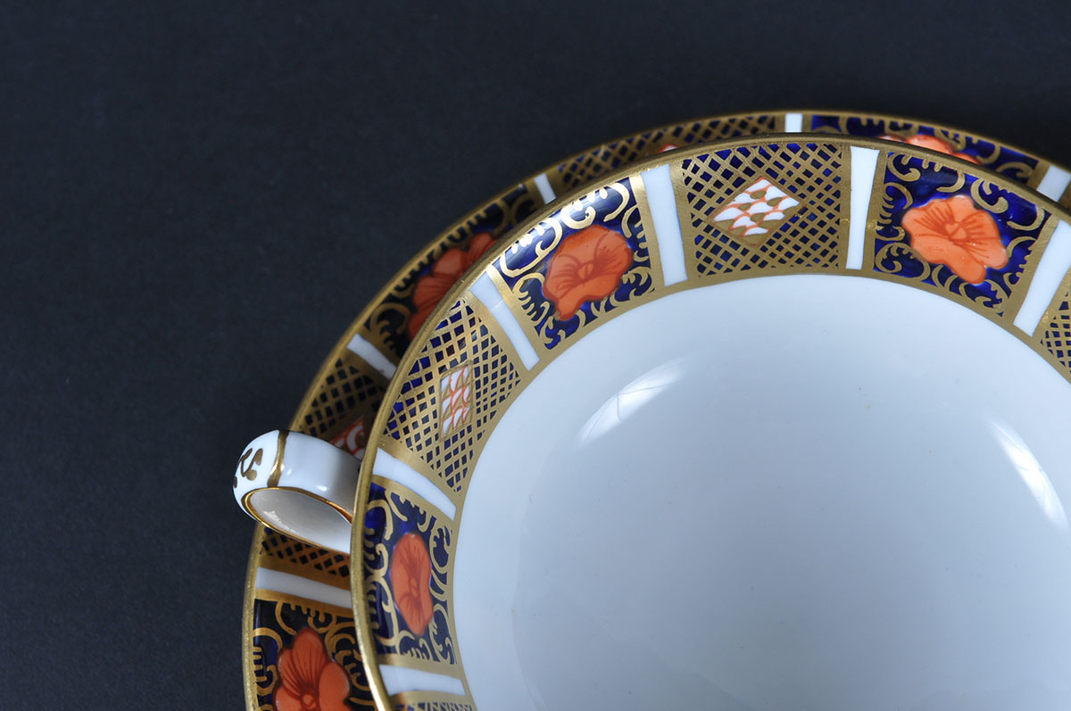 Royal Crown Derby Bone China Bouillon Set "Old Imari"