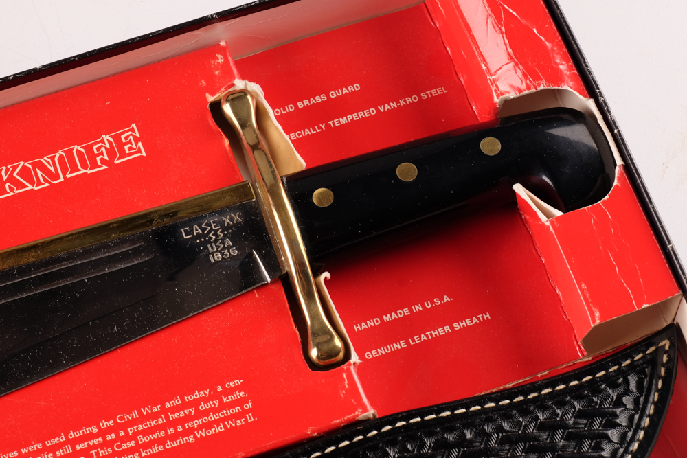 Case Bowie Hunter Survival Knife and Sheath