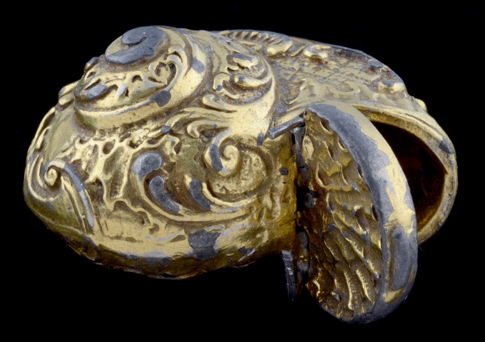 Jewelry and Accessories Including a Hattie Carnegie Ash Tray