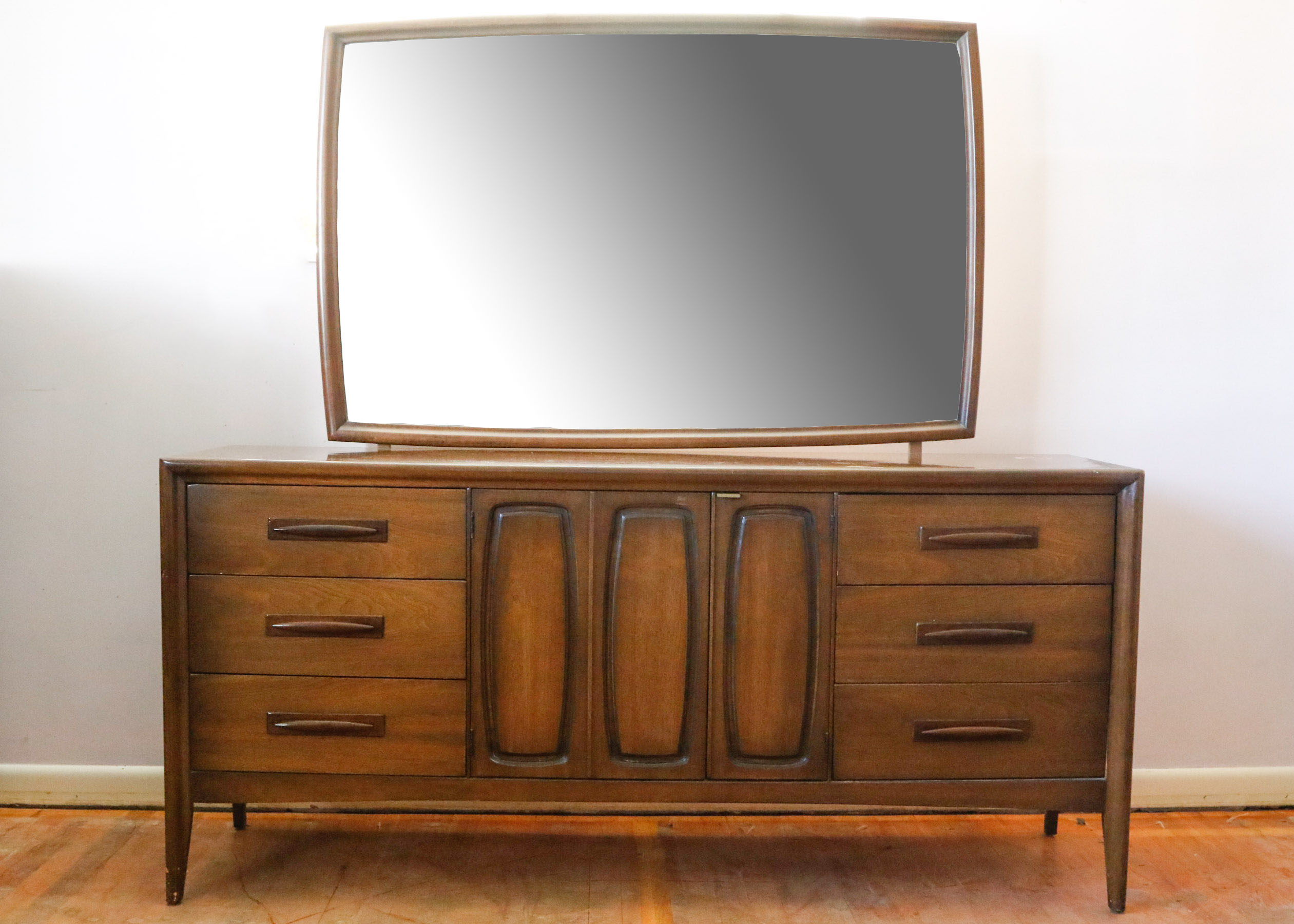 Broyhill Emphasis Collection Dresser with Mirror