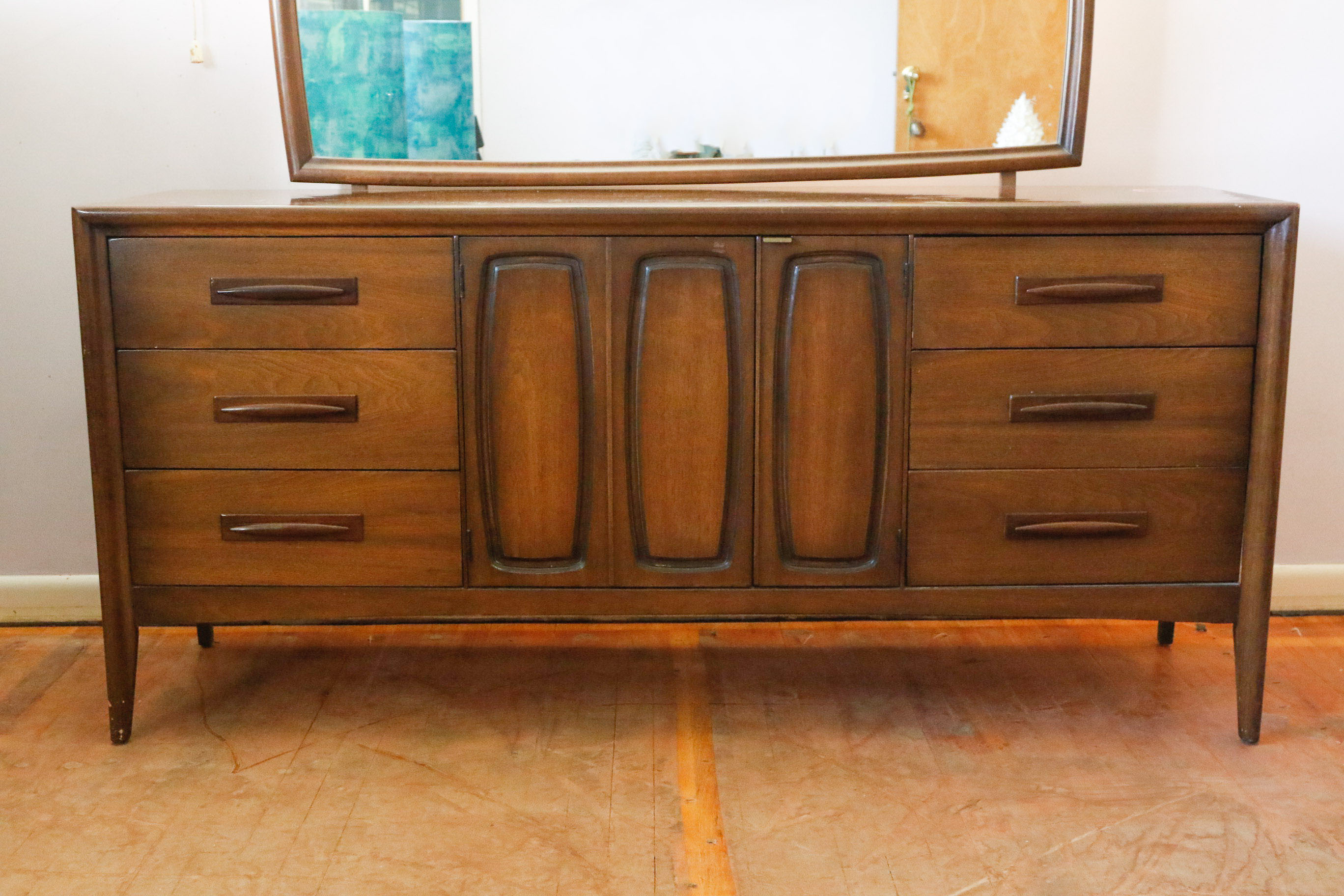 Broyhill Emphasis Collection Dresser with Mirror