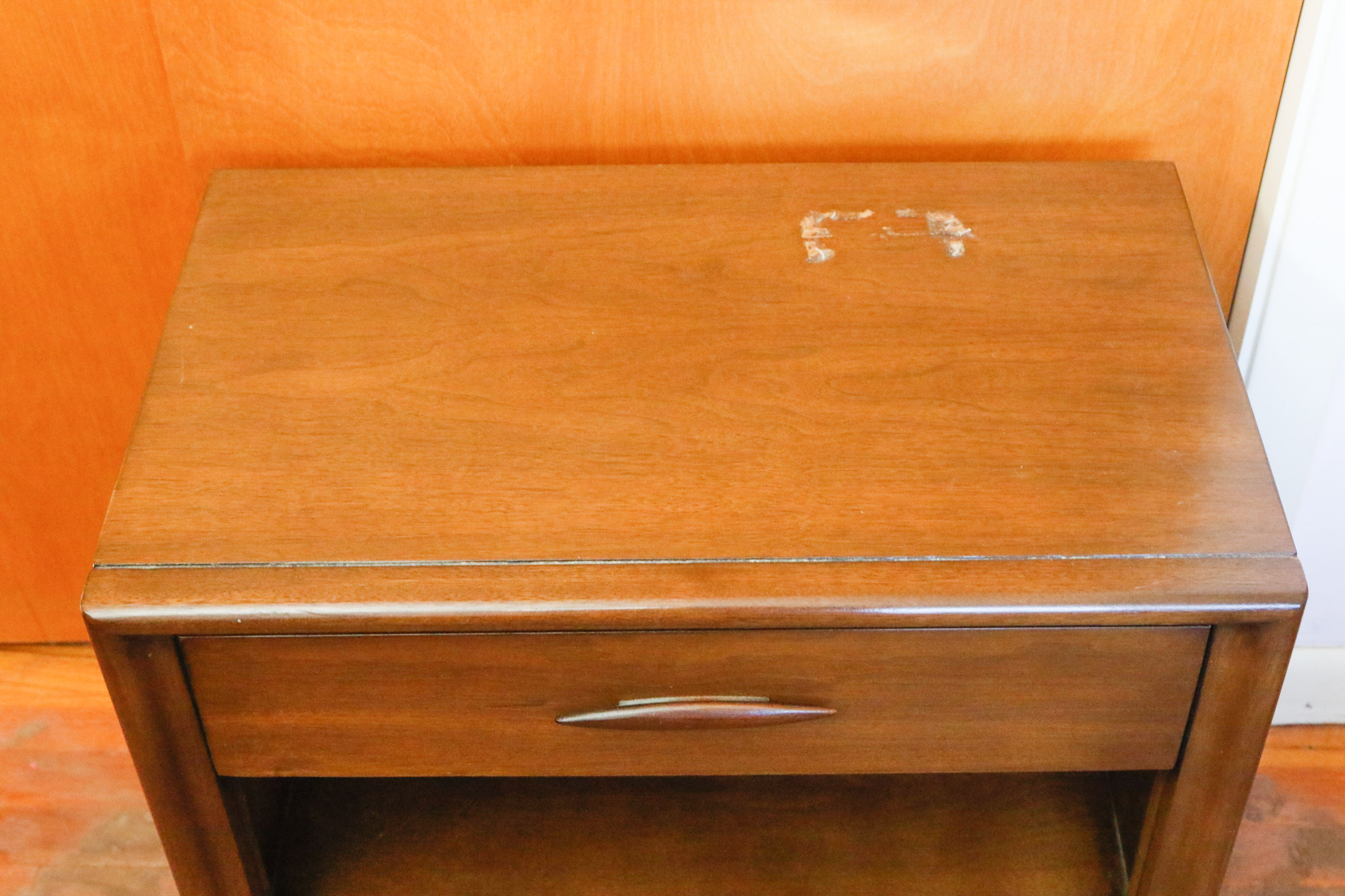 Broyhill Emphasis Collection Chest of Drawers and Nightstand