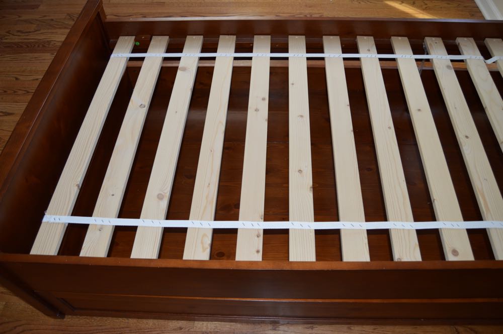 Pottery Barn Teen Beadboard Basic Bed And Trundle