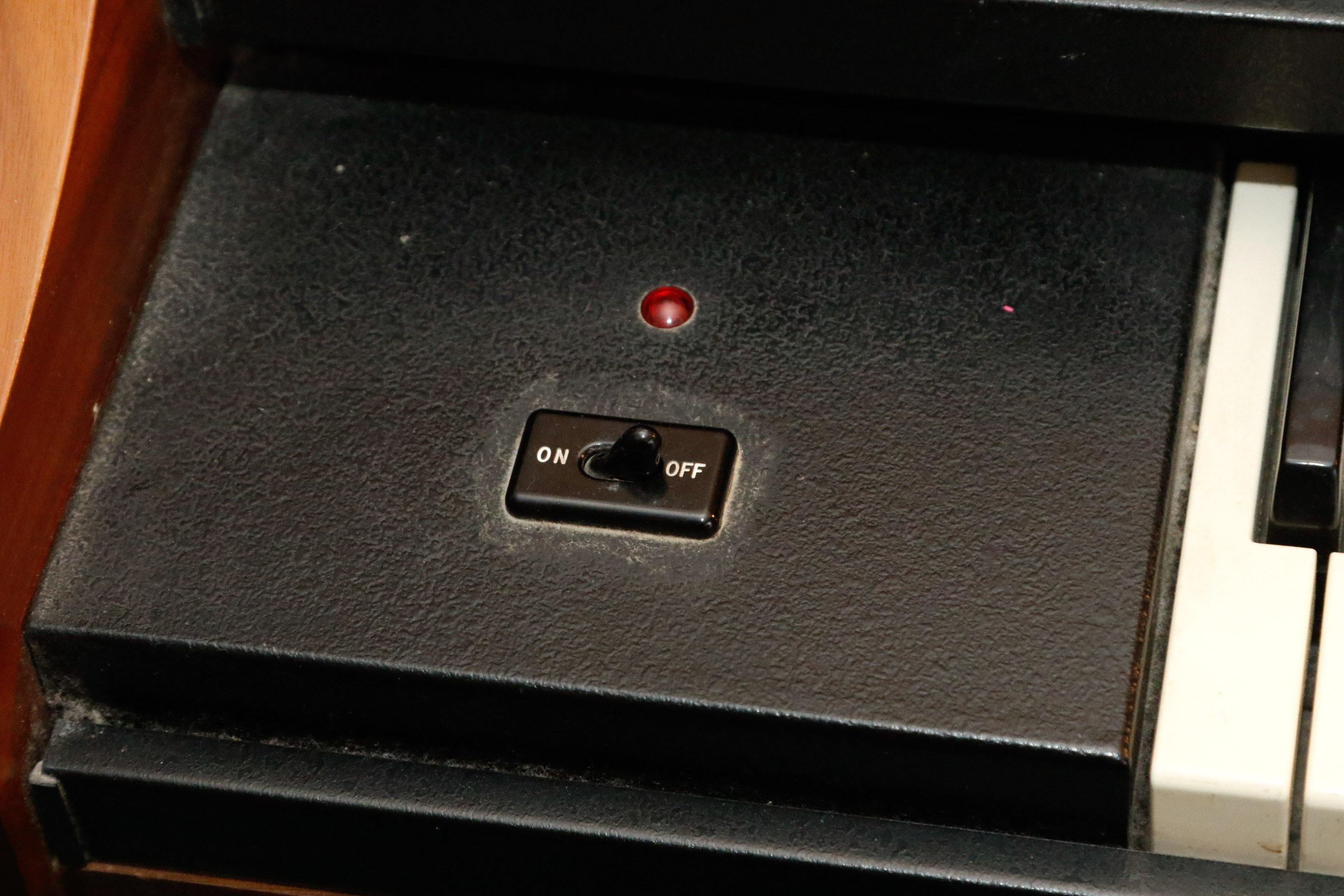 Baldwin "Spinet" M-77 Organ