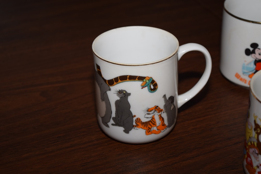 Vintage Walt Disney Mugs and 1972 Disney World Pamphlet