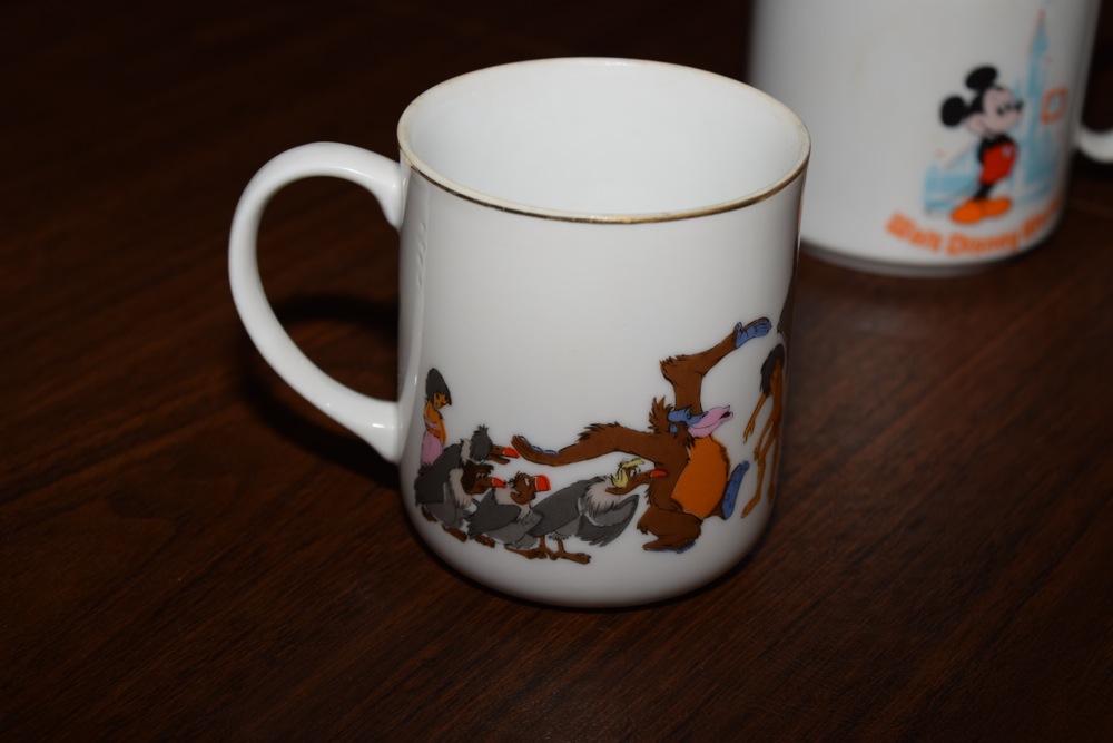 Vintage Walt Disney Mugs and 1972 Disney World Pamphlet