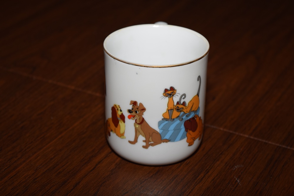 Vintage Walt Disney Mugs and 1972 Disney World Pamphlet