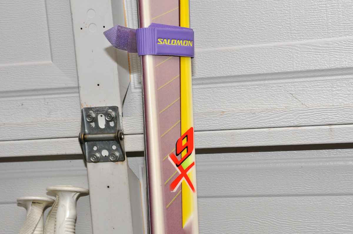 Solomon F2 Downhill Skis with Poles and Bag