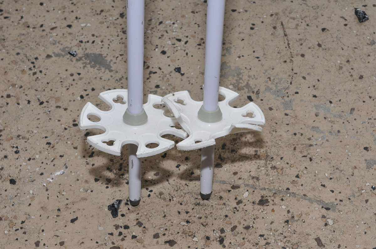 Solomon F2 Downhill Skis with Poles and Bag