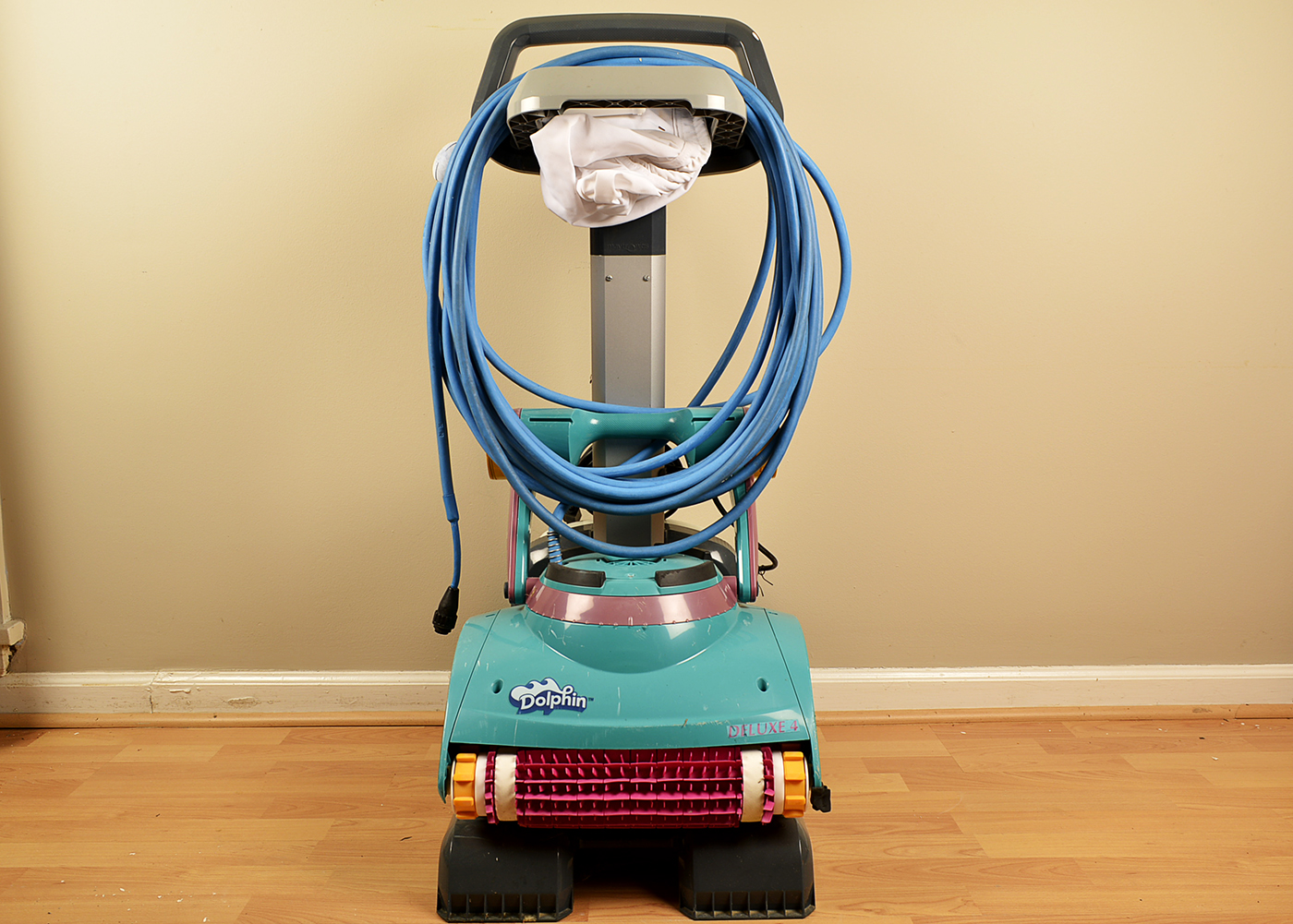 Maytronics Dolphin Deluxe 4 Robotic Pool Cleaner