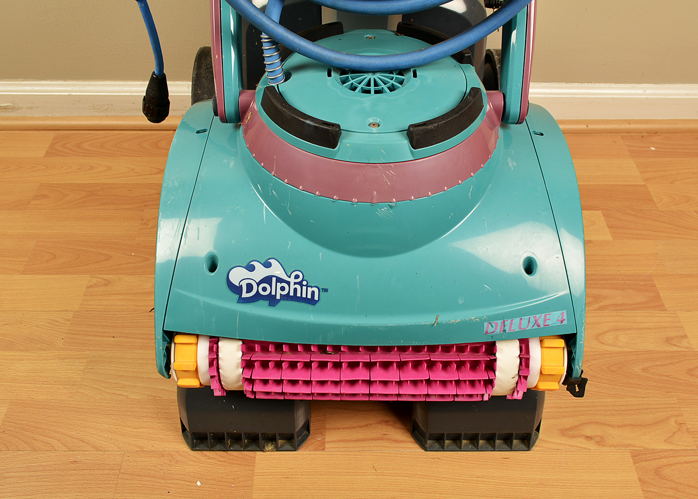 Maytronics Dolphin Deluxe 4 Robotic Pool Cleaner