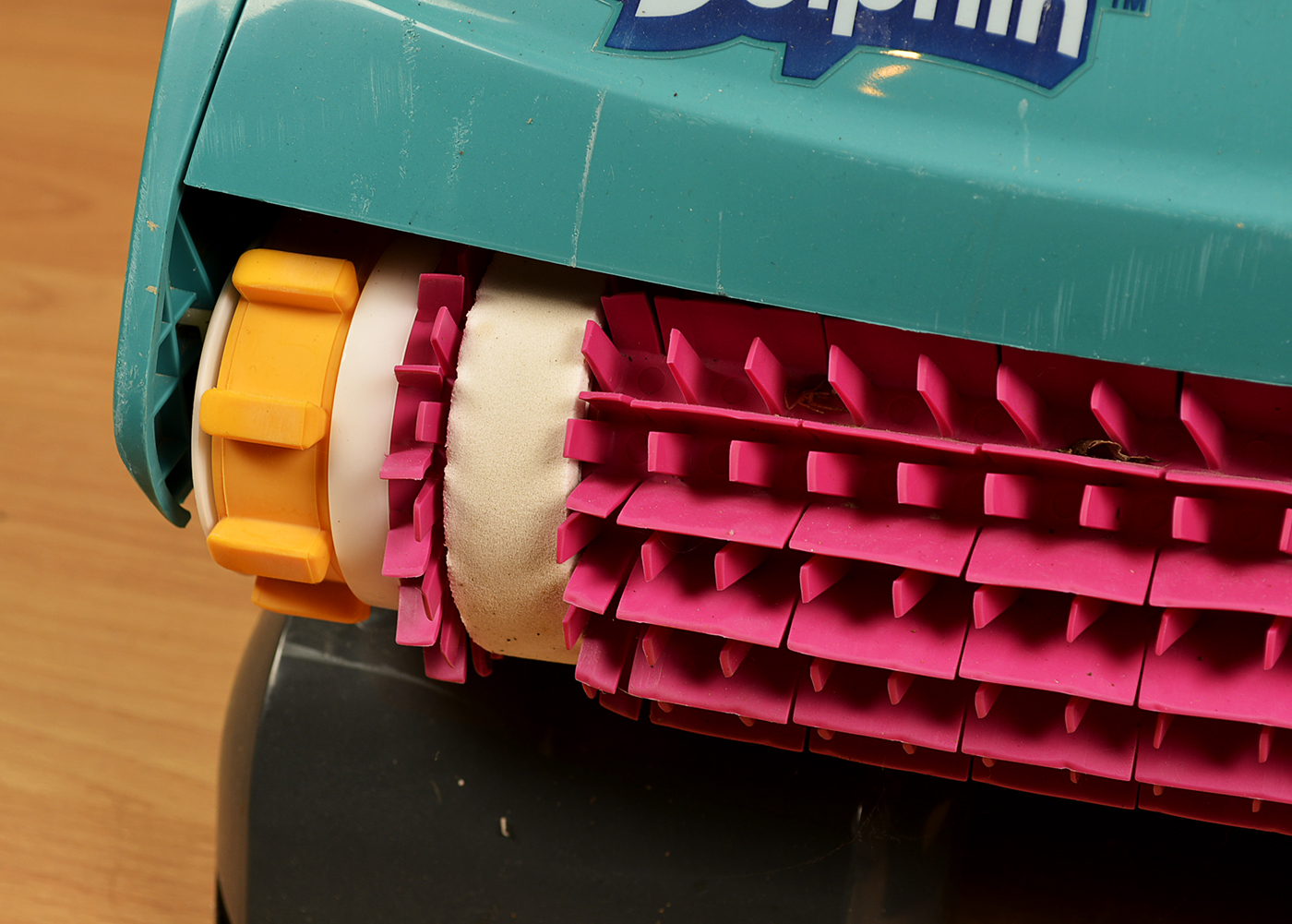 Maytronics Dolphin Deluxe 4 Robotic Pool Cleaner